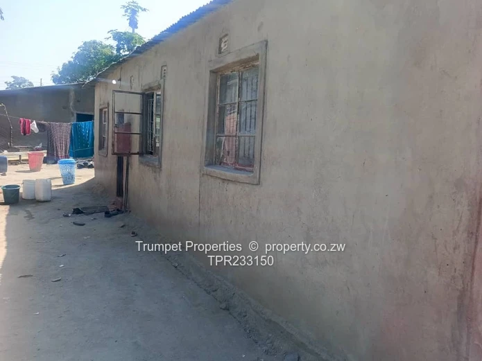 House for sale in St Marys Chitungwiza (Sole Mandate)