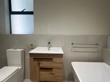3 Bedroom Flat & Apartment