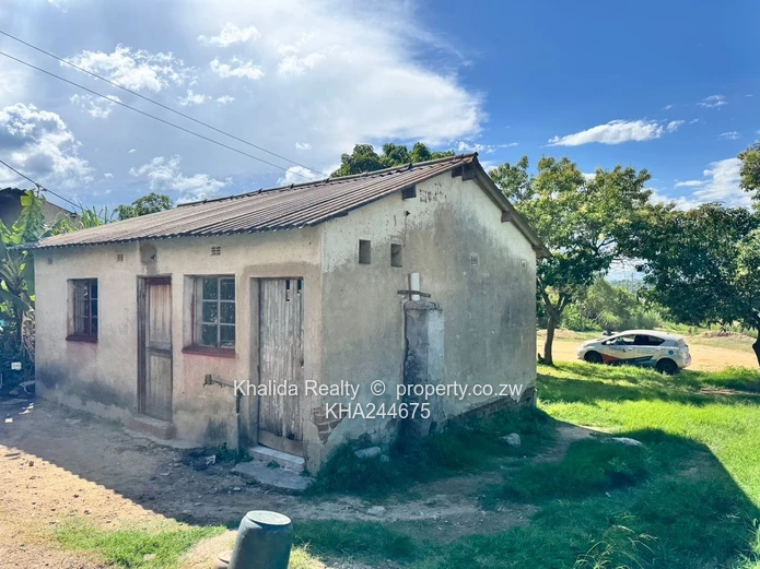 Karoi 2 bedroomed co house for rent 