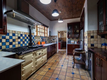 Farm & Agricultural Land