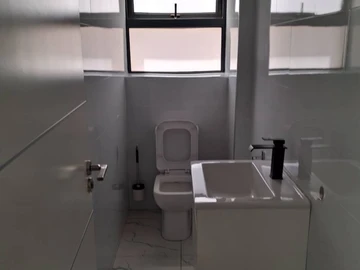 3 Bedroom Flat & Apartment