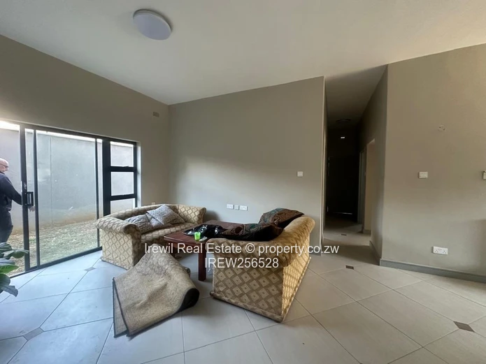 3 Bed Apartment Avondale to Let