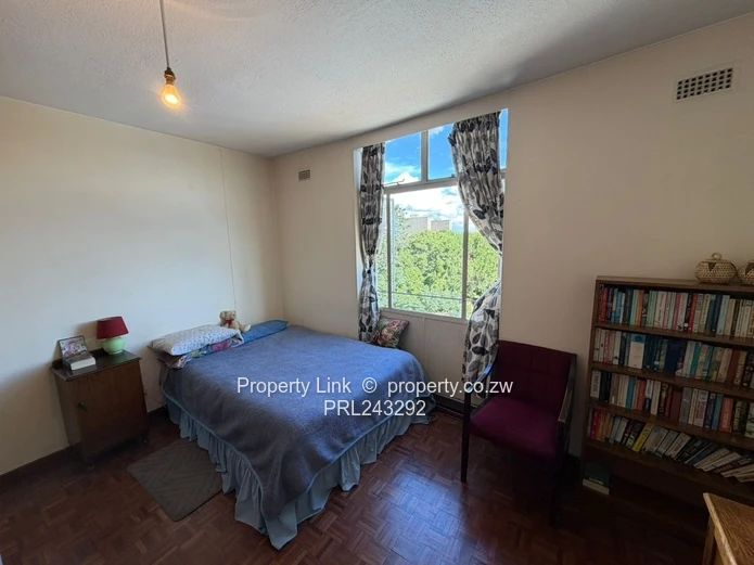 Neat Avenues Apartment In A Well-Managed Complex