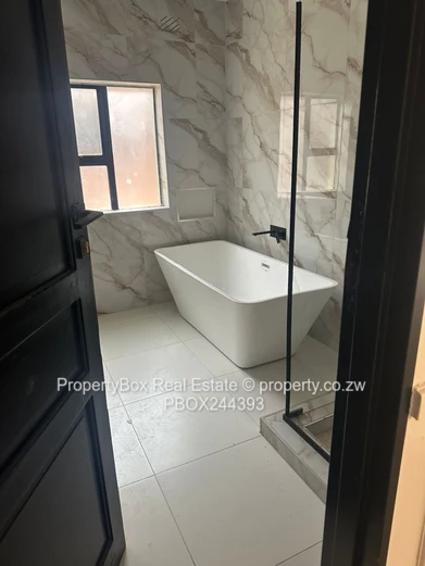 Cluster Unit for rent in Waterfalls