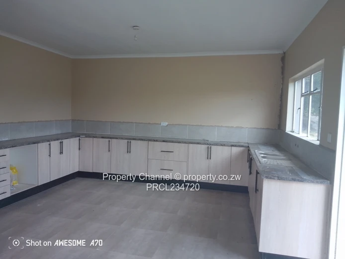 Spacious 4- Bed Cluster Home In Waterfalls, Harare