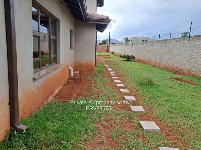 House to let (Sole Mandate)