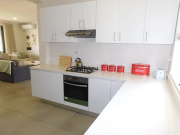 3 Bedroom Flat & Apartment