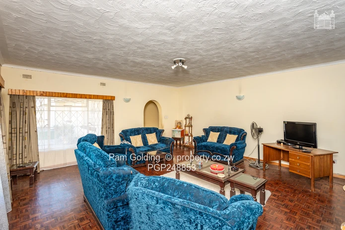 Spacious Family Home Emerald Hill