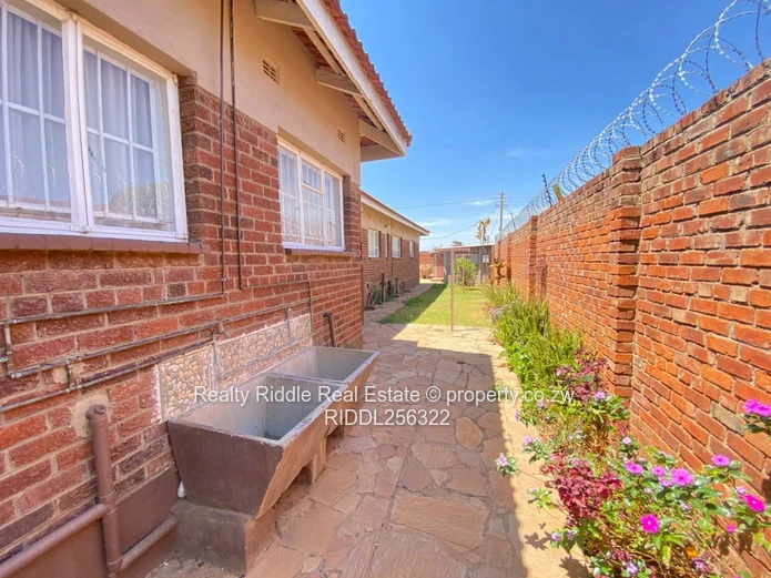 Westgate 4-Bed Family Home with Double Garage & Garden