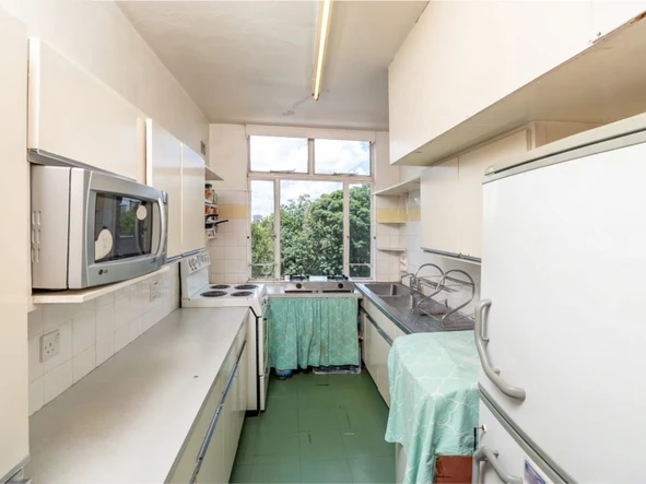 3 Bedroom Flat & Apartment