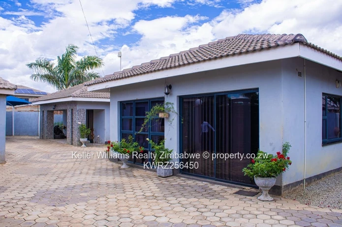 Elegant 5-Bedroom Family Home with Pool and Entertainment Areas, Haydon Park  (Sole Mandate)