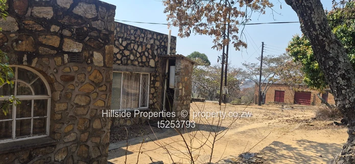 4bedroomed house with a 2 bedroom cottage on an 10000square meter stand in Nyanga for salev (Sole Mandate)