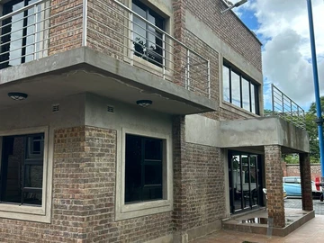 3 Bedroom Flat & Apartment