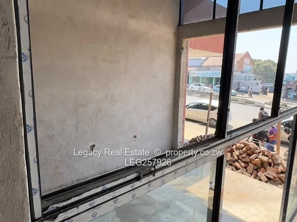 Willowvale Warehouse/Factory  on 6000m² — Borehole & Glass Frontage