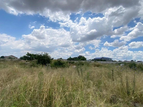 Commercial & Industrial Land