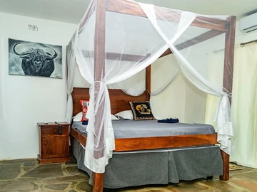 Hotel & Lodge