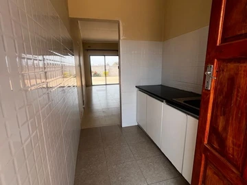 3 Bedroom Flat & Apartment