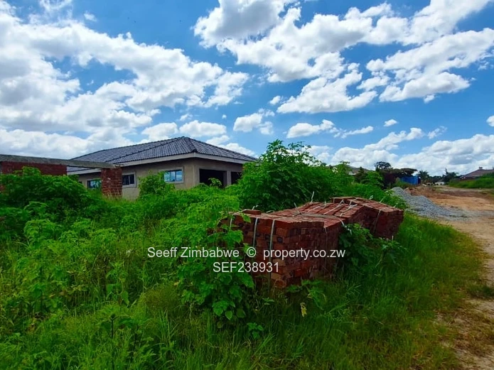 Prime 453m² Stand in Cold Comfort — Tarred Road & Services