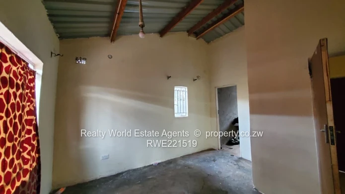 Spacious 3-Bedroom House for Sale in Dzivarasekwa Extension (Sole Mandate)