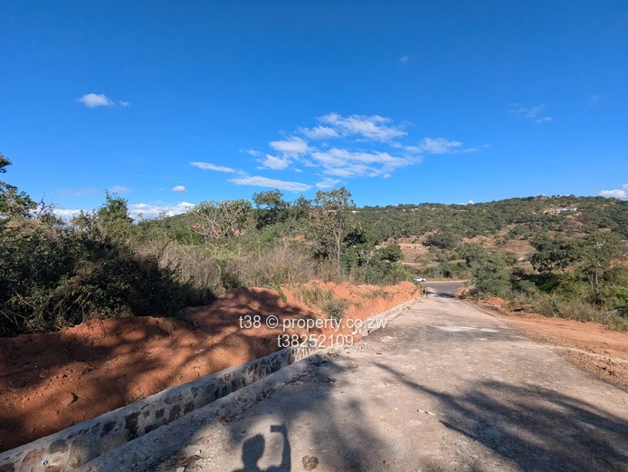 Elevated 2000m² Gletwin Park Plot — Tarred Road Access