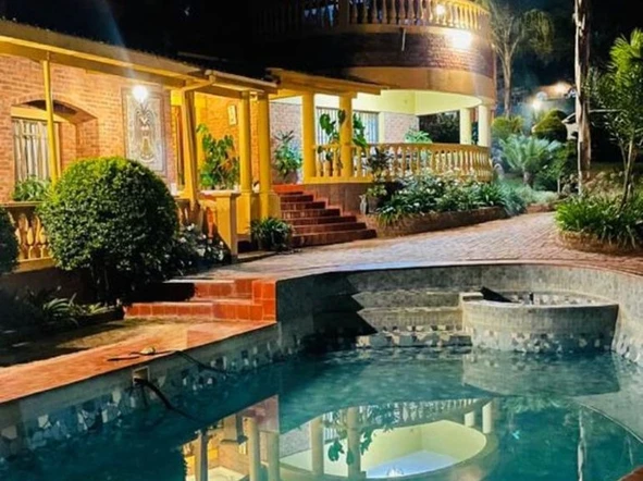 9 Bedroom House