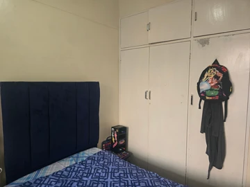 2 Bedroom Flat & Apartment