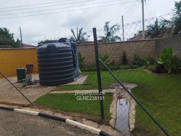 Madokero 2 bed neat garden flat for sale