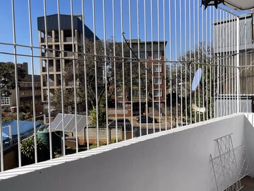 2 Bedroom Flat & Apartment