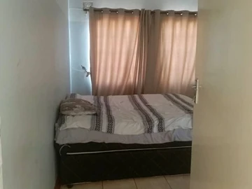 4 Bedroom Flat & Apartment