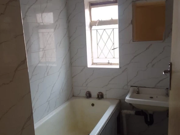 2 Bedroom Flat & Apartment