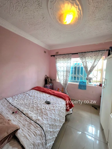 Neat as a pin! (Sole Mandate)