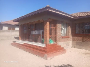  3-Bedroom House For Sale In Mainway meadows 