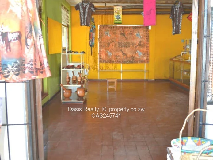 Prime Corner Retail Unit To Let – Dual Frontage Exposure (Mutare CBD)