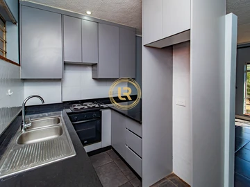 2 Bedroom Flat & Apartment