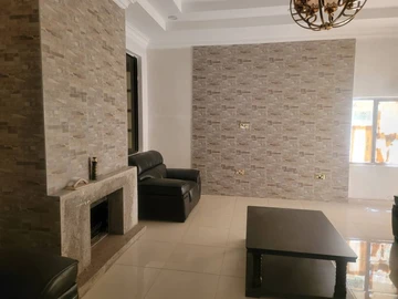 6 Bedroom House