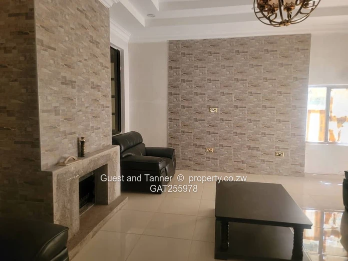 Glen Lorne | Spacious 6-Bedroom Family Home (Sole Mandate)