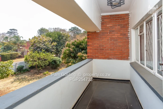 Charming 2-bedroom flat along Ceres Road (Sole Mandate)