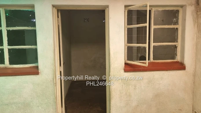 Vacant  House Cottage Available For Immediate Occupation  (Sole Mandate)