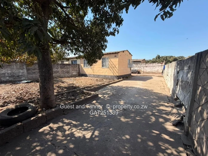 Core House For In Glen Norah 
