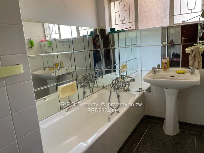 An entertainer’s paradise In Burnside!