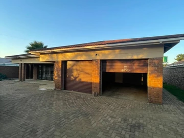 Beautiful soild starter home in Fairview Westgate