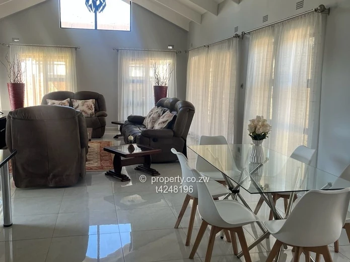 Pomona 3 bedroomed fully furnished Townhouse to rent