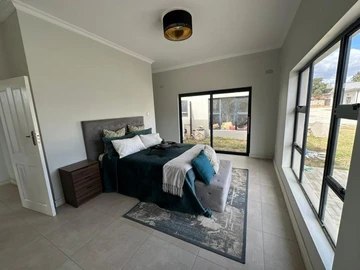 3 Bedroom Flat & Apartment