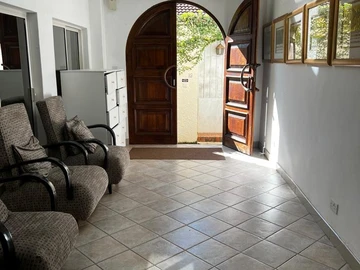 3 Bedroom Flat & Apartment