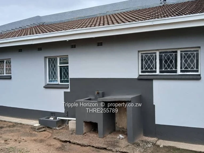Waterfalls Mainway Meadows 4 Bedrooms Newly Renovated 