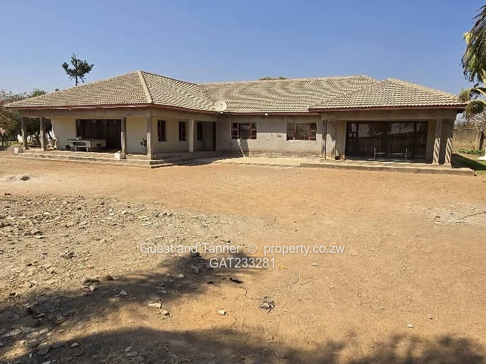 Prime Norton Property for Sale near Harare – Galloway House with Clean Title off Bulawayo Road