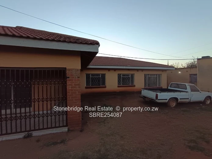 4 Bedroomed House in Mahatshula North For Rent