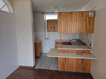 2 Bedroom Flat & Apartment