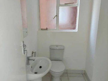 2 Bedroom Flat & Apartment