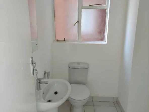 2 Bedroom Flat & Apartment